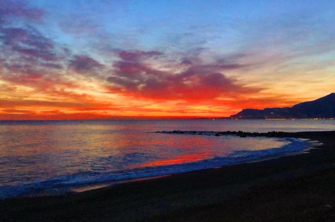 Le Case del Sole Ventimiglia Exterior foto