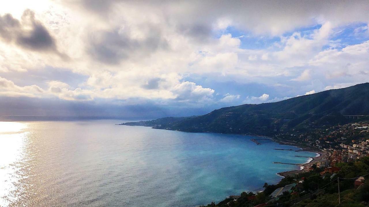 Le Case del Sole Ventimiglia Exterior foto